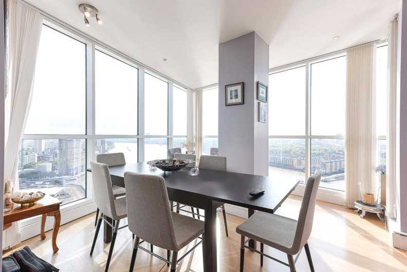 3 bedrooms apartments/flats to sale in Berkeley Tower, 48 Westferry Circus, Canary Wharf-image 3