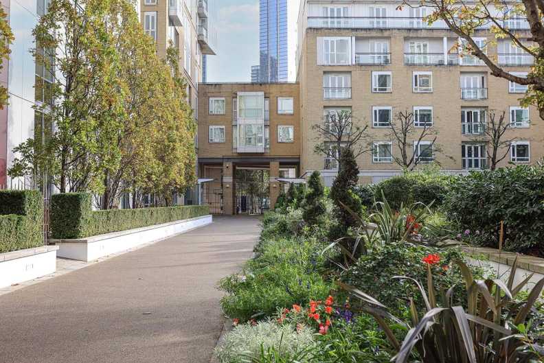 3 bedrooms apartments/flats to sale in Berkeley Tower, 48 Westferry Circus, Canary Wharf-image 27