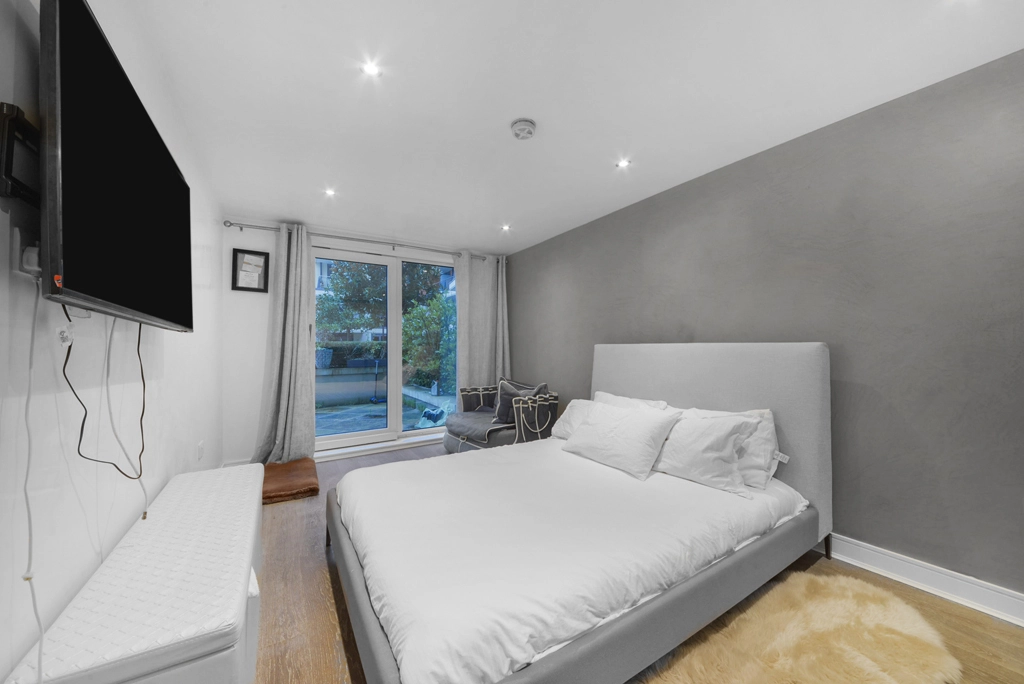 2 bedrooms apartments/flats for sale in Lensbury Avenue, Imperial Wharf - SW6 view 5