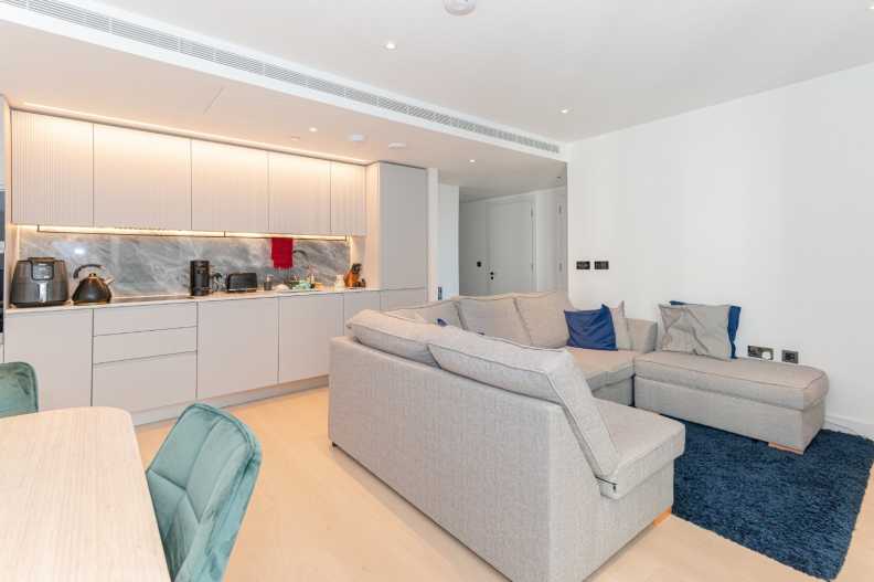 1 bedroom apartments/flats to sale in Fountain Park Way, Shepherd's Bush-image 9