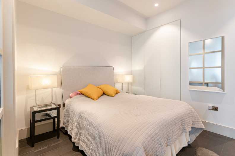 Studio apartments/flats to sale in Victoria Street, Westminster-image 17