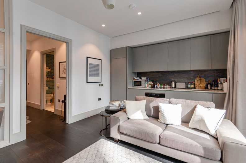 Studio apartments/flats to sale in Victoria Street, Westminster-image 12