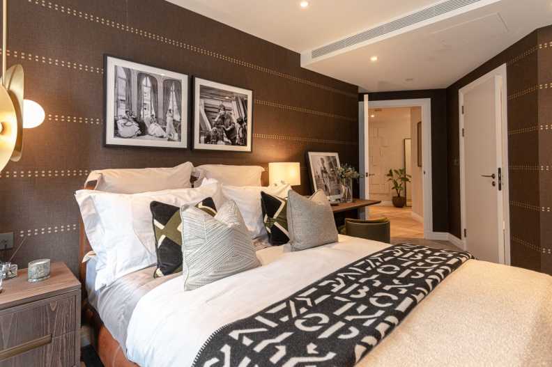 3 bedrooms apartments/flats to sale in Chelsea Creek, Fulham-image 18