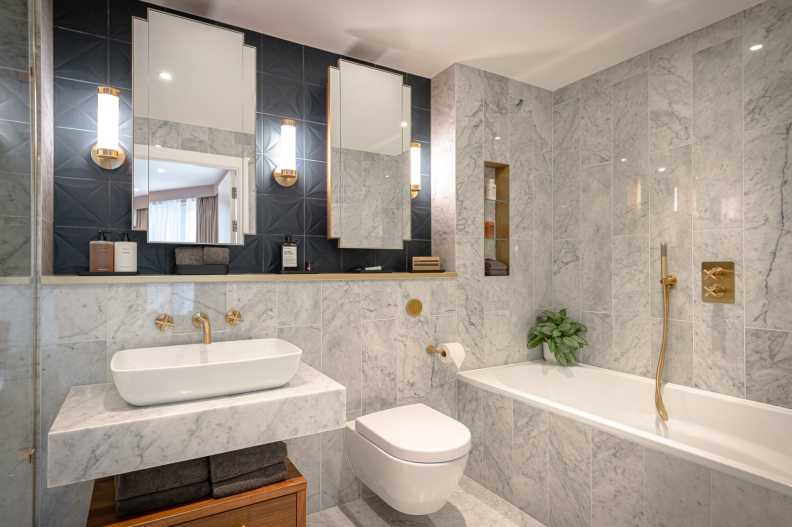 3 bedrooms apartments/flats to sale in Chelsea Creek, Fulham-image 5