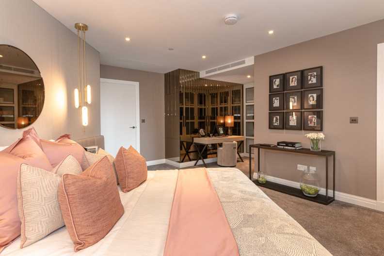 3 bedrooms apartments/flats to sale in Chelsea Creek, Fulham-image 17