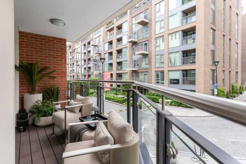 3 bedrooms apartments/flats to sale in Chelsea Creek, Fulham-image 6