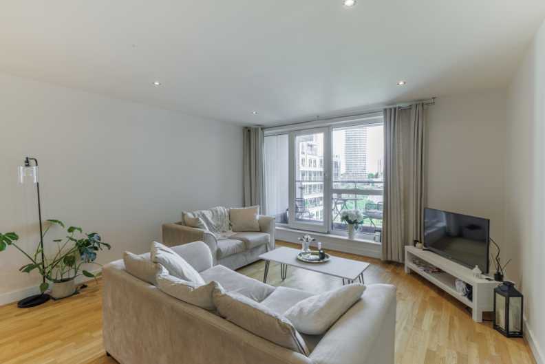 3 bedrooms apartments/flats to sale in Lensbury Avenue, Imperial Wharf-image 3