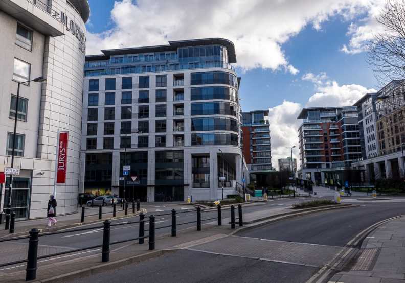 1 bedroom apartments/flats to sale in Townmead Road, London-image 8