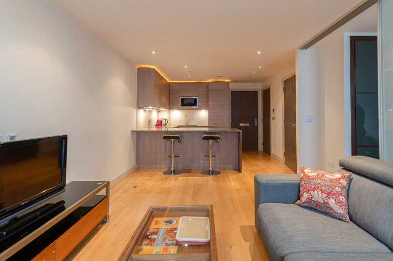 1 bedroom apartments/flats to sale in Townmead Road, London-image 14