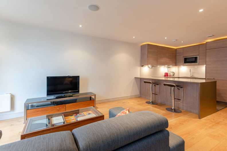 1 bedroom apartments/flats to sale in Townmead Road, London-image 16
