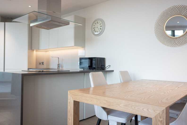 1 bedroom apartments/flats to sale in Queenstown Road, Nine Elms-image 7