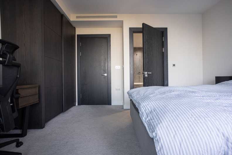 1 bedroom apartments/flats to sale in Queenstown Road, Nine Elms-image 25