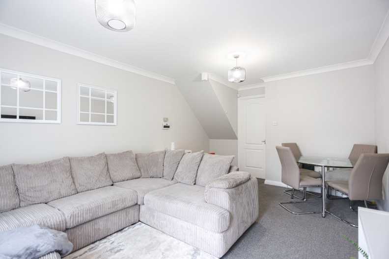 2 bedrooms houses to sale in Pankhurst Close, Isleworth-image 3