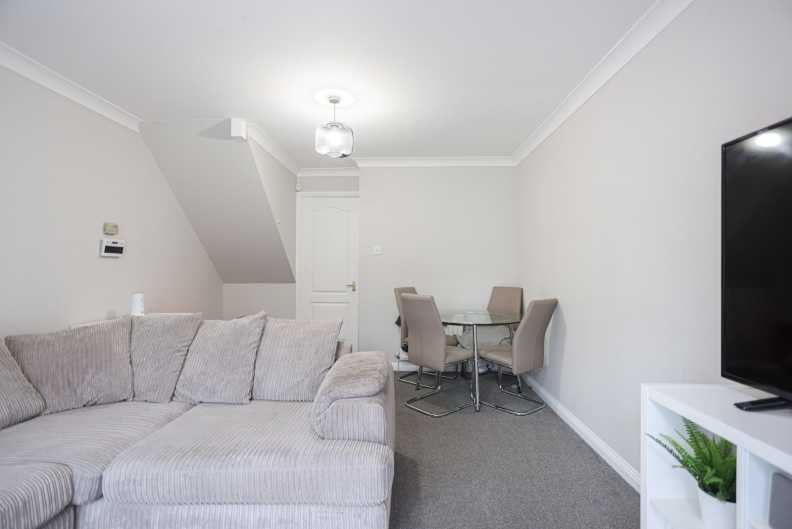 2 bedrooms houses to sale in Pankhurst Close, Isleworth-image 10