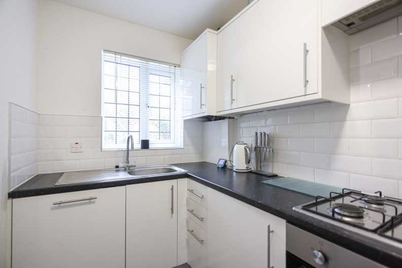 2 bedrooms houses to sale in Pankhurst Close, Isleworth-image 11