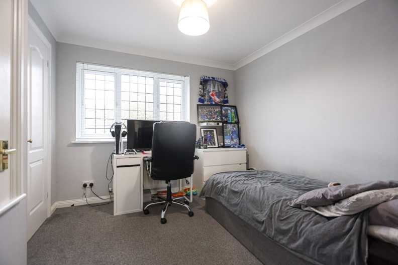 2 bedrooms houses to sale in Pankhurst Close, Isleworth-image 13