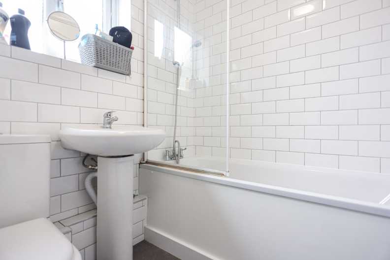 2 bedrooms houses to sale in Pankhurst Close, Isleworth-image 7