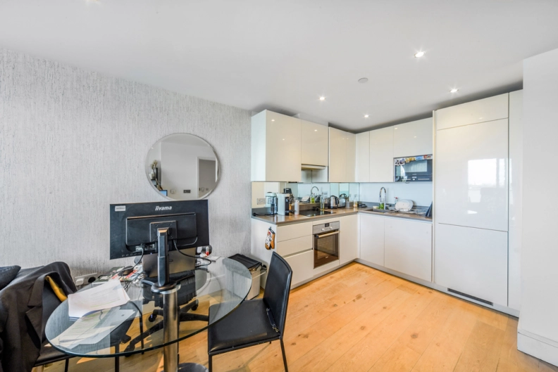 1 bedroom apartments/flats to sale in St. Luke's Avenue, Clapham-image 10