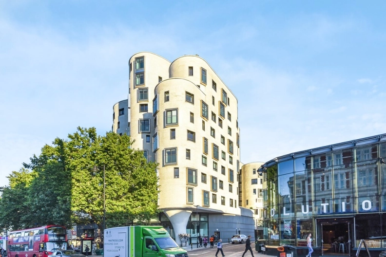 1 bedroom apartments/flats to sale in St. Luke's Avenue, Clapham-image 2