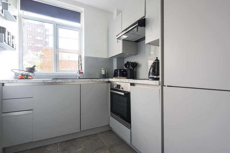 2 bedrooms apartments/flats to sale in Pembroke Road, Kensington-image 3