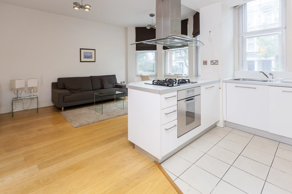 1 bedroom apartments/flats for sale in Nevern Square, Kensington - SW5 view 6
