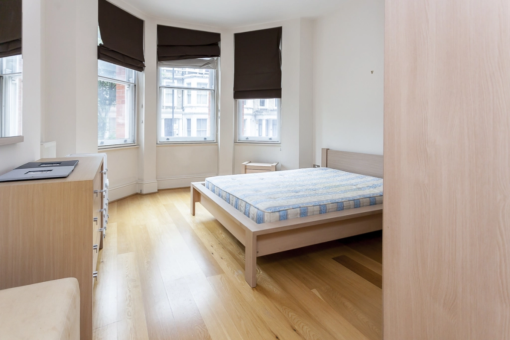 1 bedroom apartments/flats for sale in Nevern Square, Kensington - SW5 view 4