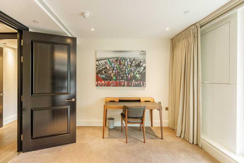 3 bedrooms apartments/flats to sale in Kensington High Street, Kensington-image 13