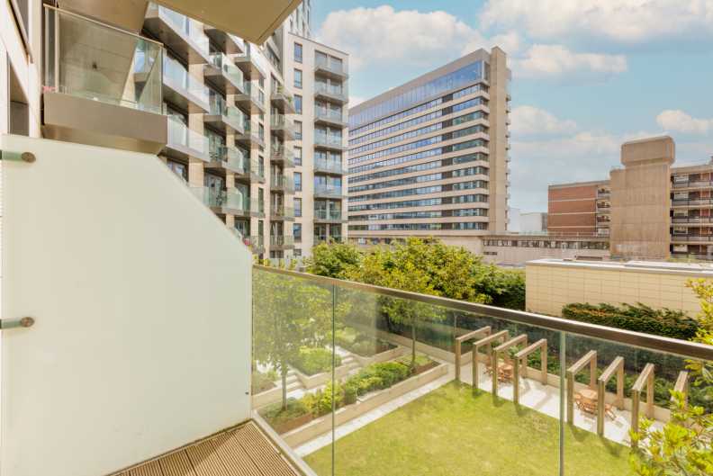 2 bedrooms apartments/flats for sale in Beadon Road, Hammersmith - W6 view 2