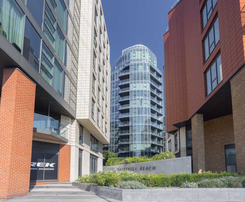 1 bedroom flat for Sale in Juniper Drive, Wandsworth, SW18, London