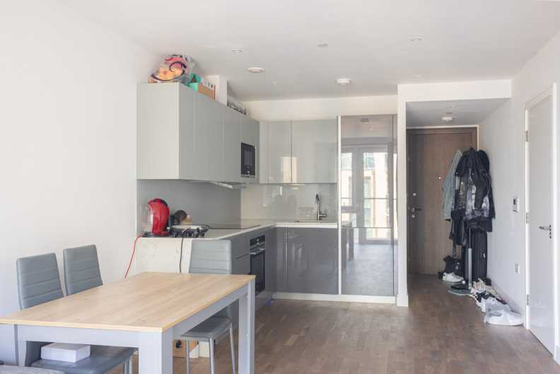 1 bedroom apartments/flats to sale in Juniper Drive, Wandsworth-image 13
