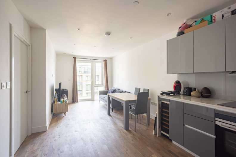 1 bedroom apartments/flats to sale in Juniper Drive, Wandsworth-image 12