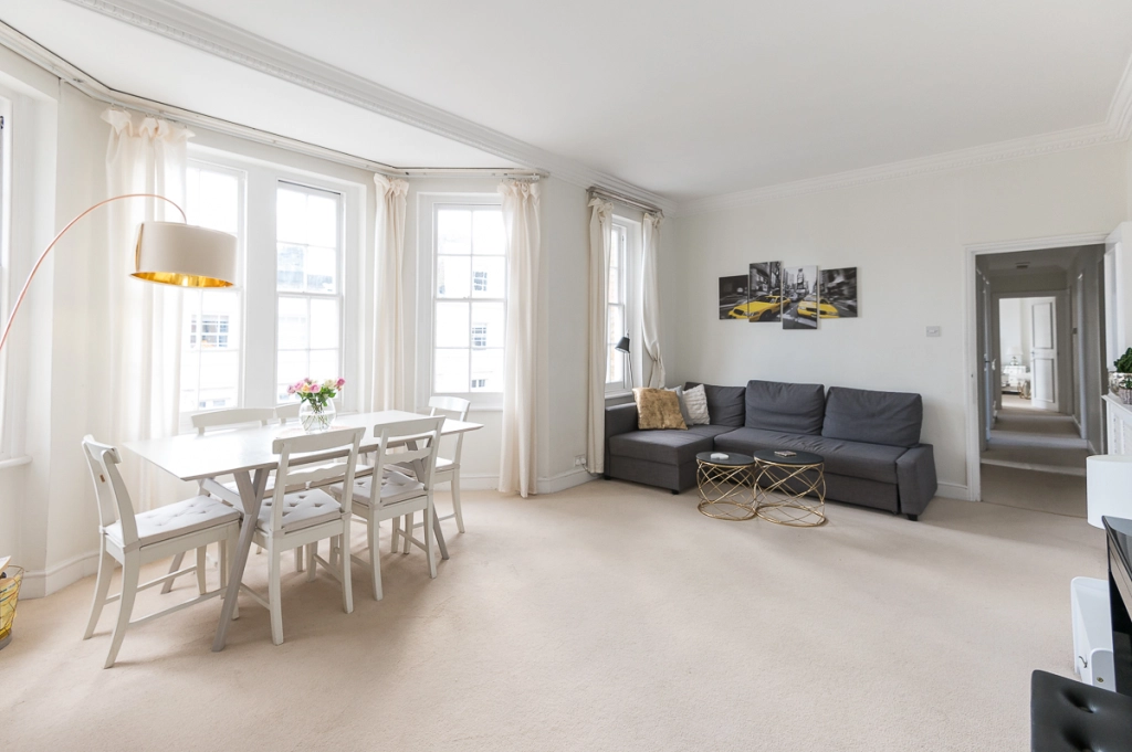 3 bedrooms apartments/flats for sale in Pitt Street, Kensington - W8 view 4