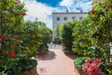 Pitt Street, Kensington - W8 view 18