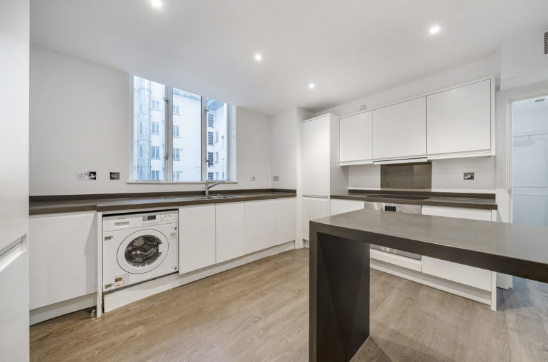 5 bedroom flat for Sale in Park Street, Hyde Park, W1K, London