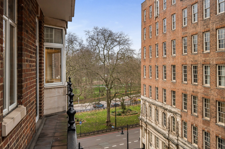 5 bedroom flat for Sale in Park Street, Hyde Park, W1K, London