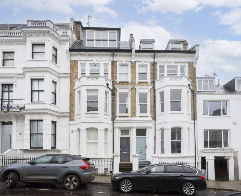 1 bedroom apartments/flats to sale in Gordon Place, Kensington-image 1