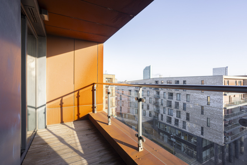 3 bedrooms apartments/flats to sale in Seafarer Way, Surrey Quays-image 1