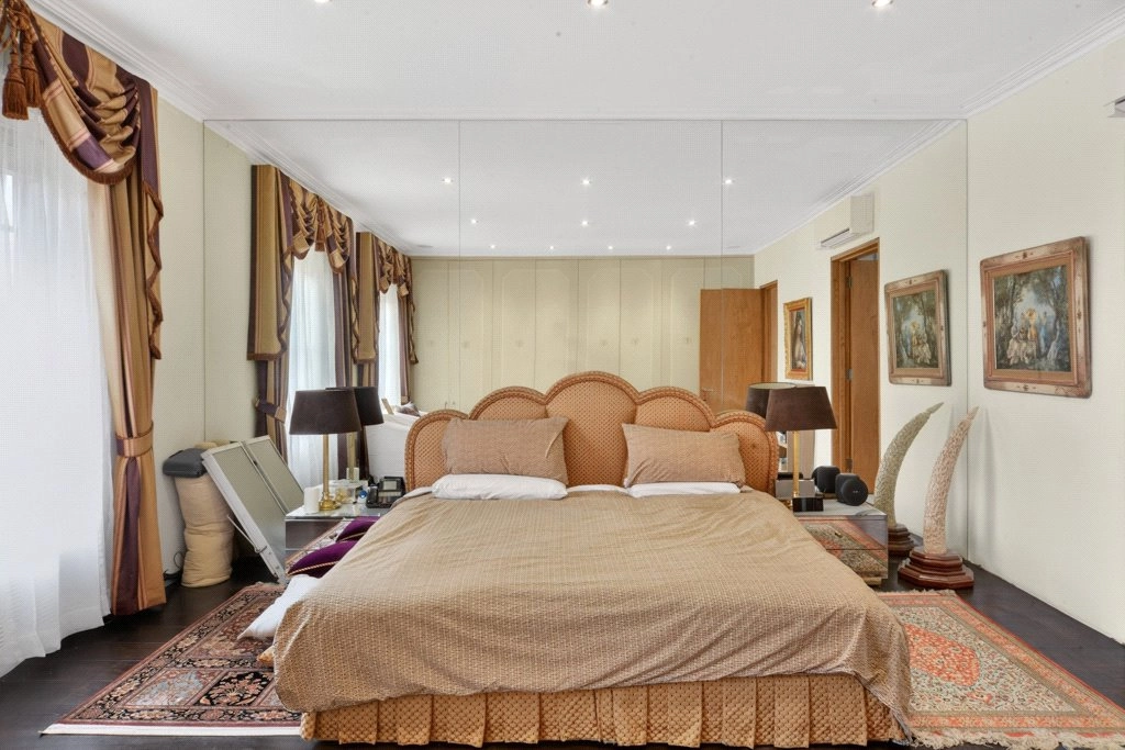 4 bedrooms houses for sale in Walton Place, Belgravia - SW3 view 19