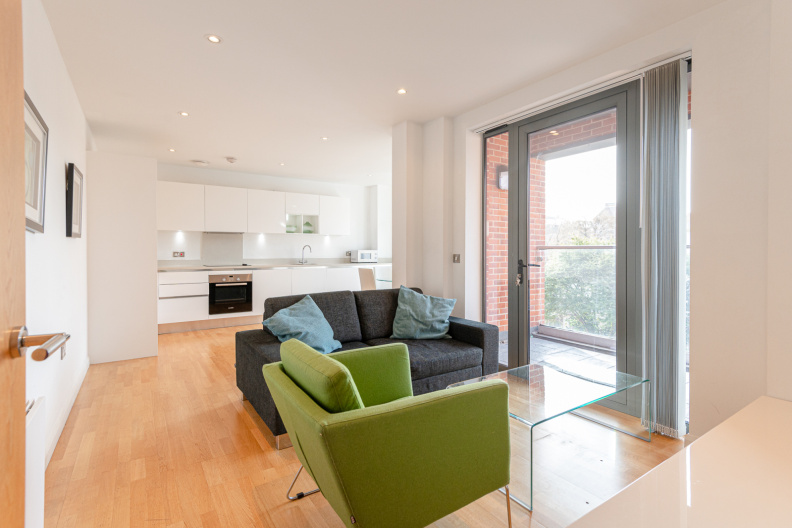 1 bedroom apartments/flats to sale in Avonmore Road, Kensington-image 3