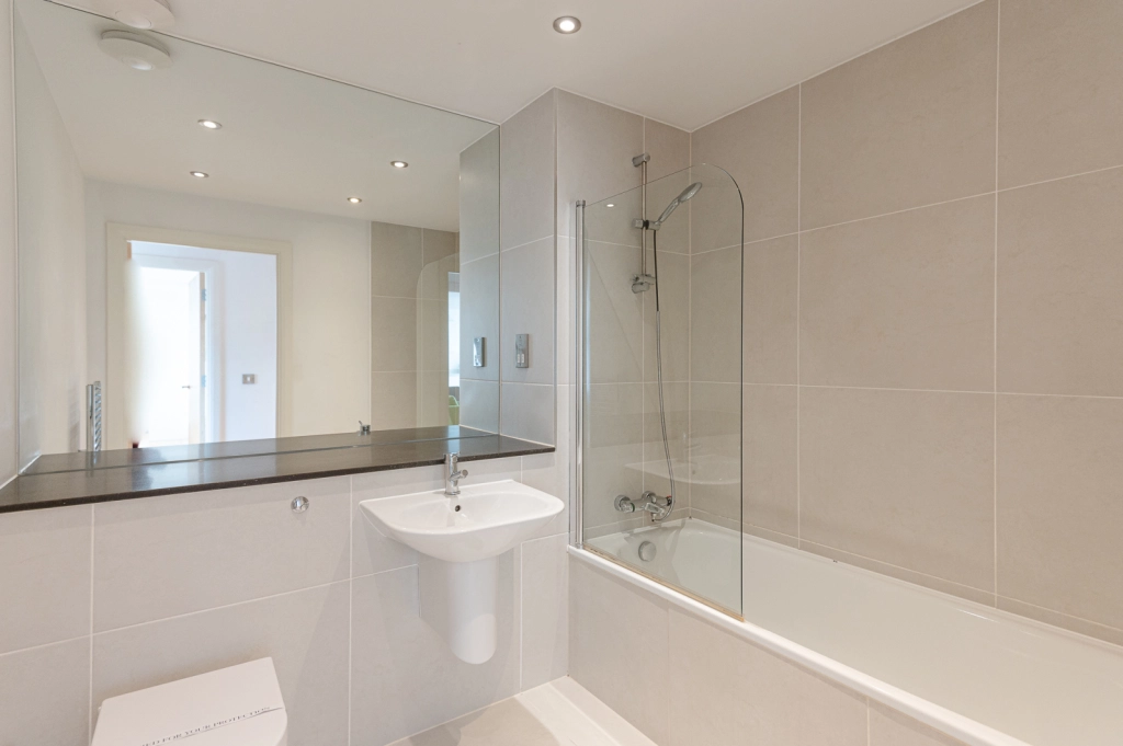 1 bedroom apartments/flats for sale in Avonmore Road, West Kensington - W14 view 6