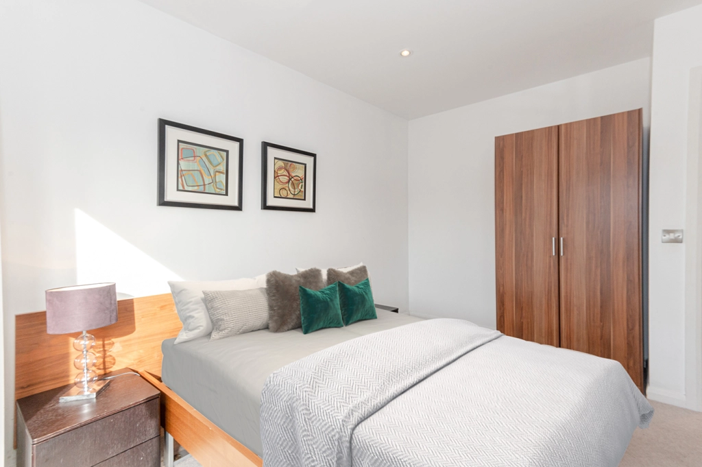 1 bedroom apartments/flats for sale in Avonmore Road, West Kensington - W14 view 5