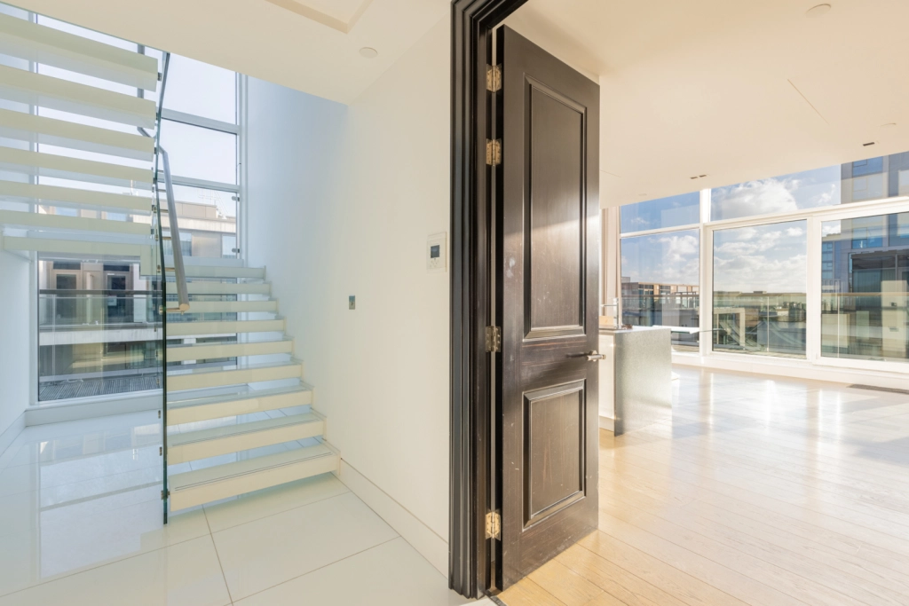 3 bedrooms apartments/flats for sale in Kensington High Street, Kensington - W14 view 17