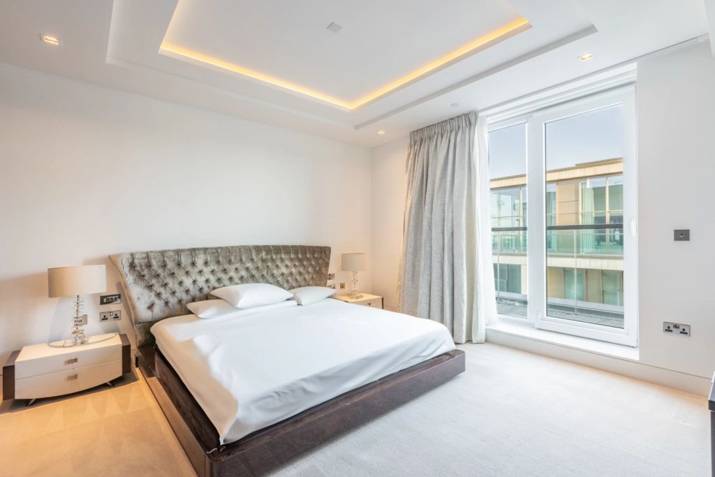 3 bedrooms apartments/flats for sale in Kensington High Street, Kensington - W14 view 5
