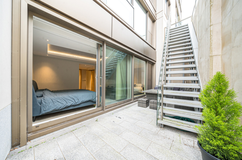 2 bedrooms apartments/flats to sale in Radnor Terrace, Kensington-image 4