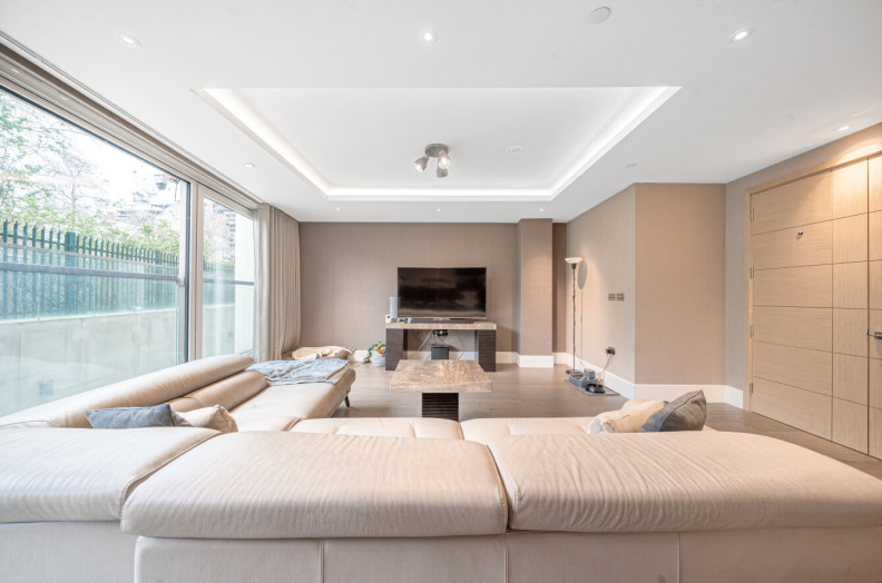 2 bedrooms apartments/flats to sale in Radnor Terrace, Kensington-image 9