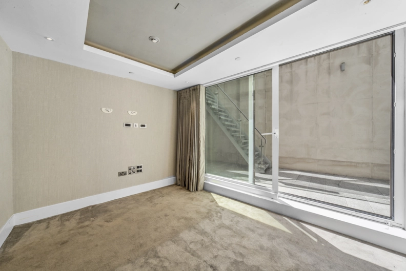 2 bedrooms apartments/flats to sale in Radnor Terrace, Kensington-image 4