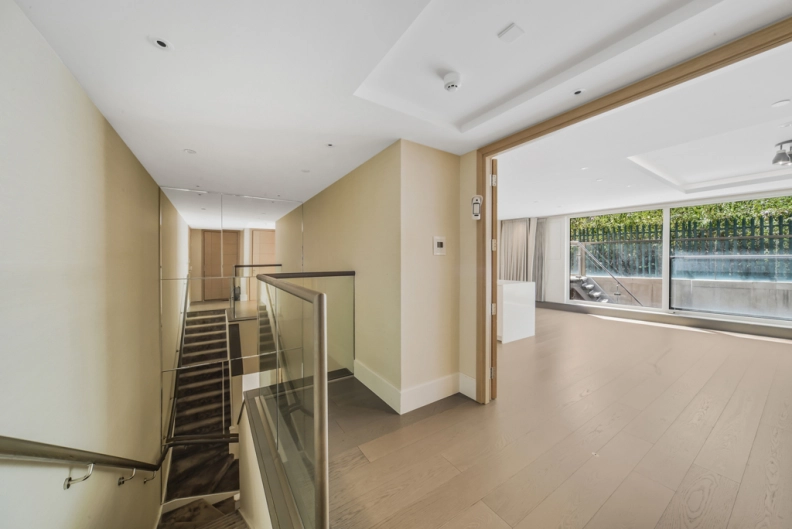 2 bedrooms apartments/flats to sale in Radnor Terrace, Kensington-image 9
