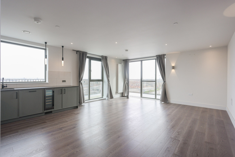 3 bedrooms apartments/flats to sale in Windsor Square, Woolwich-image 3