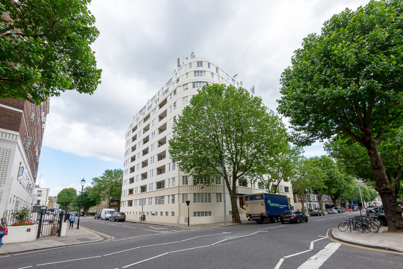 2 bedrooms apartments/flats to sale in Sloane Avenue, Chelsea-image 1