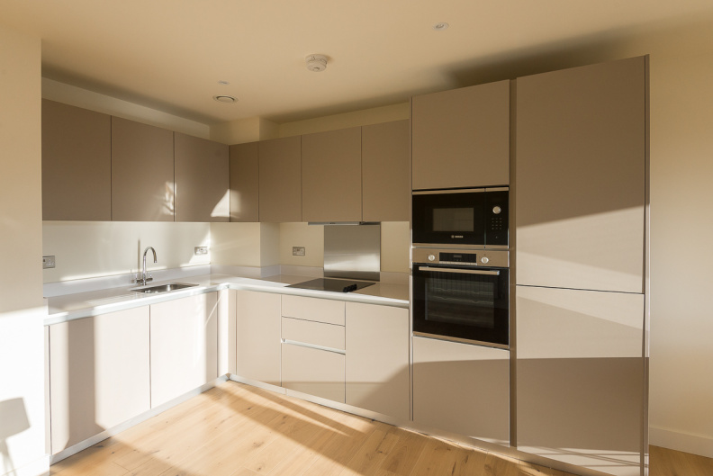 3 bedrooms apartments/flats to sale in Thunderer Walk, Woolwich-image 4